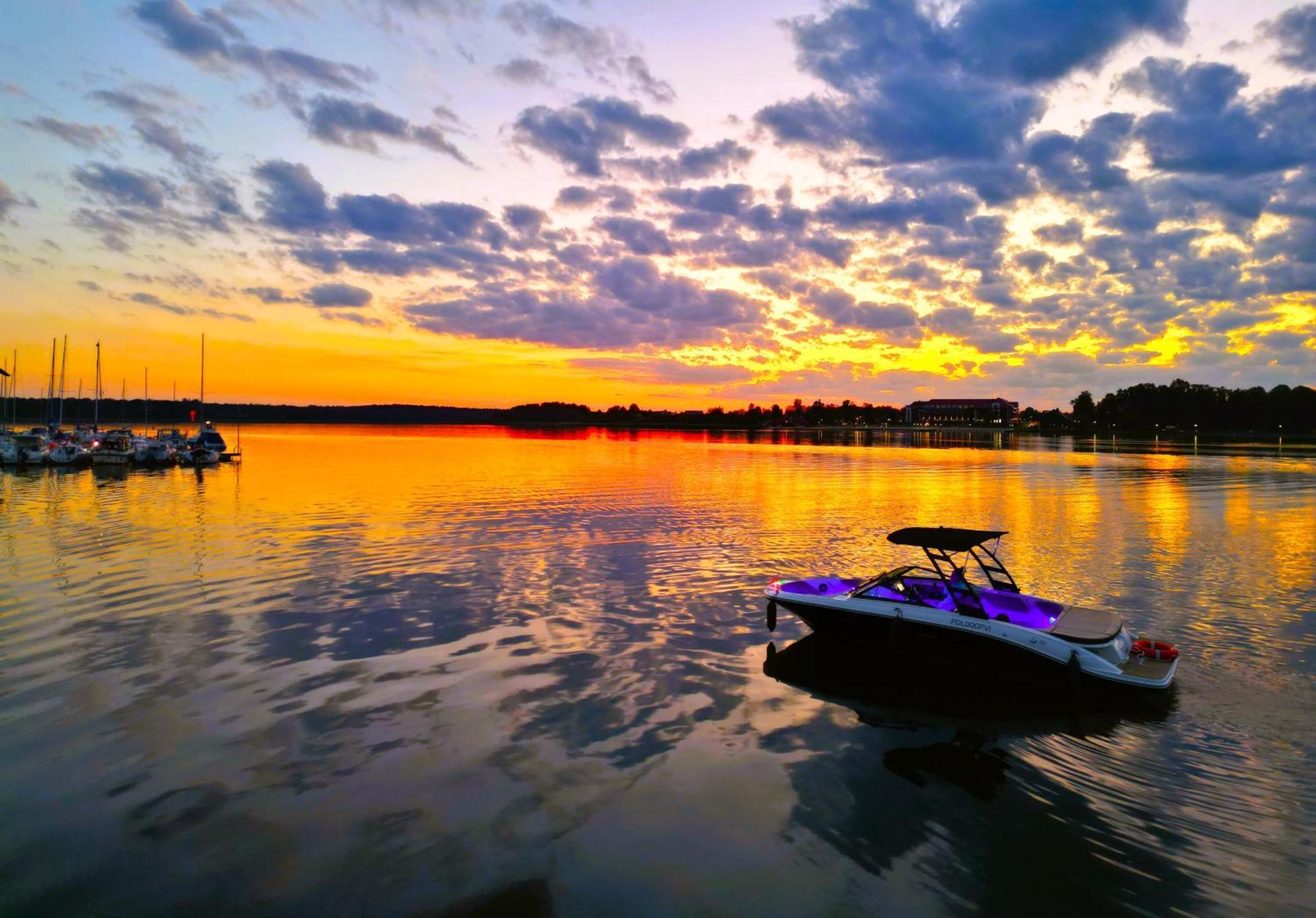 Over The River - Widok Na Rzeke, Przy Parku, Parking, Winda, Netflix I Max, Centrum Ilawa Bagian luar foto